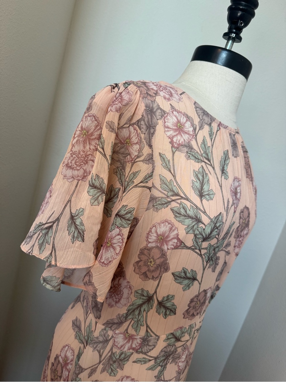 ASTR The Label Floral Garden Midi Dress - Picture 4 of 9